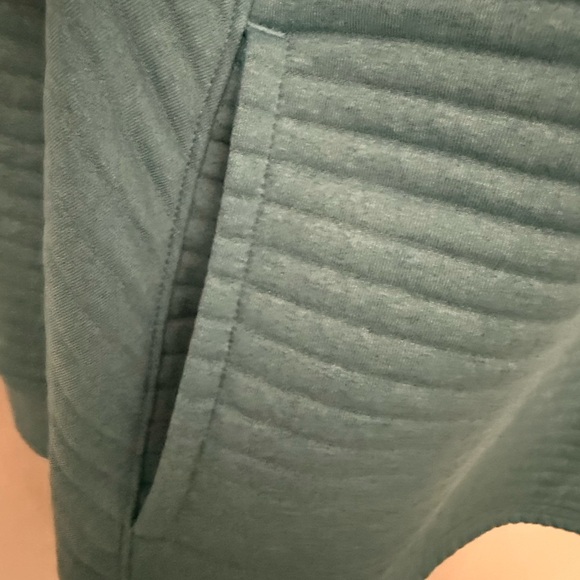L.L. Bean Teal Quilted Airlight Pullover Top - Picture 5 of 7